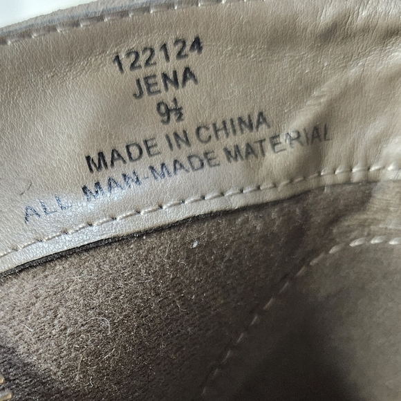 Limelight Jena faux suede tan ankle boots with zipper size 9 1/2 - Picture 10 of 10